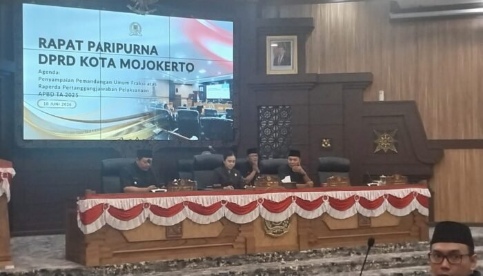 Rapat Paripurna DPRD Kota Mojokerto, Fraksi PDI Perjuangan Sampaikan Enam Catatan Kritis atas APBD 2025
