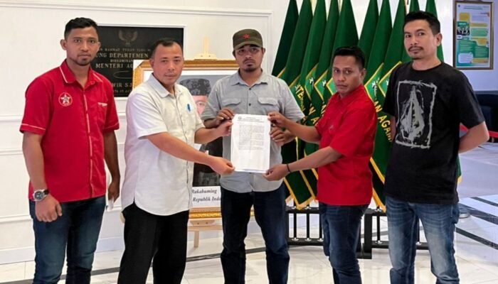 Didepan Kemenag RI, FAKI dan GPM Desak Copot Kakanwil Kemenag Malut, Usut Dugaan Pungli PPPK dan SK Bodong di MAN 1 Halsel