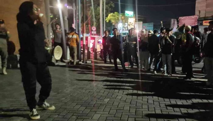 Ini 9 Tuntutan Mahasiswa Mojokerto Saat Demo di Gedung DPRD