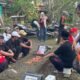 Bulan Bung Karno, DPC PDI Perjuangan Kota Mojokerto Ziarah ke HM Sutanto dan Bersih-Bersih Makam