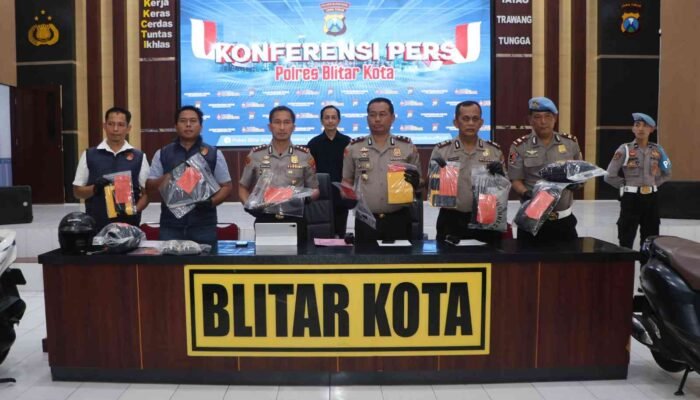 Teror Perampok Minimarket 24 Jam di Blitar-Jombang Berakhir, Polisi Ringkus Tiga Pelaku Bersenjata Tajam