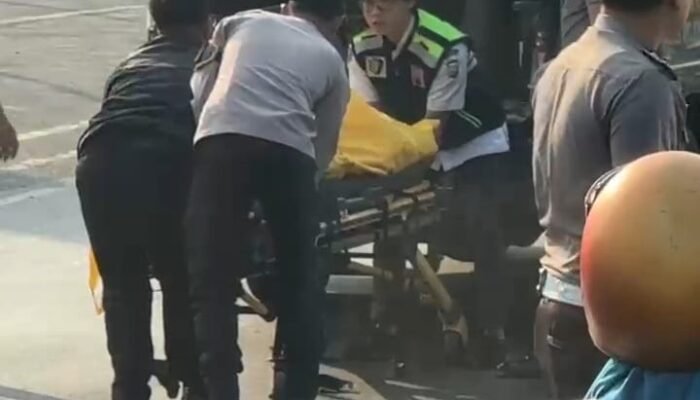 Tabrakan Tiga Motor di Mojosari, Pengendara Vario Tewas