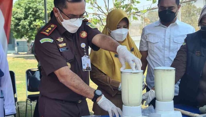 Kejari Mojokerto Musnahkan Barang Bukti Ratusan Perkara, Narkoba Mendominasi