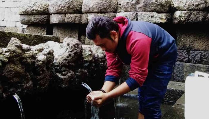 Petirtaan Jolotundo, Jejak Sejarah Airlangga dengan Mata Air yang Dipercaya Berkualitas Tinggi