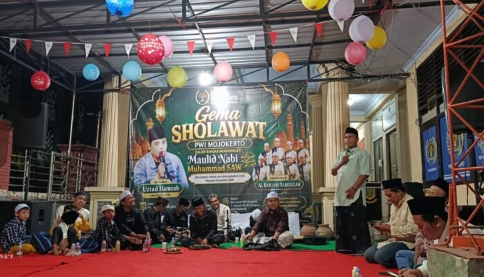 Maulid Nabi di Sekretariat PWI Mojokerto Diwarnai “Dar Der Dor” Balon Berisi Uang