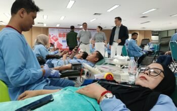 HUT ke-54 Tjiwi Kimia Gelar Donor Darah 1.054 Pendonor