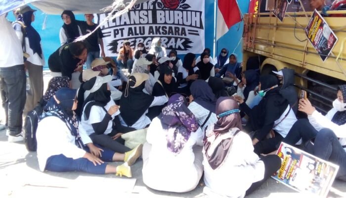Ratusan Buruh PT Alu Aksara Pratama Demo, Soroti PHK hingga Outsourcing