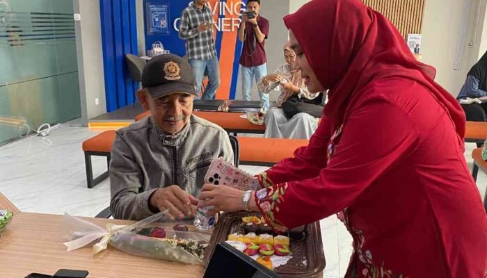 Hari Pelanggan Nasional, BRI Mojokerto Hadirkan Kejutan Manis untuk Nasabah