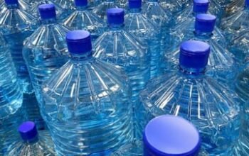 Air Mineral vs Demineral: Kenali Perbedaan Kandungan, Manfaat, dan Penyesuaian bagi Kesehatan Ginjal