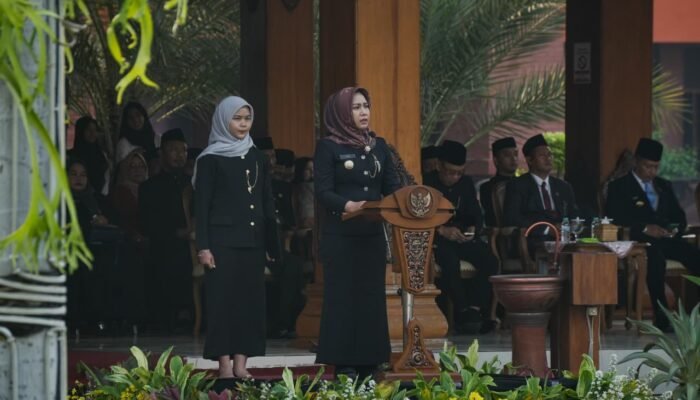 Peringatan Hari Jadi ke-81 Jawa Timur di Mojokerto, Ning Ita Sampaikan Arah Pembangunan Berkelanjutan