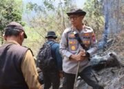 Polres Malang Tangani Kebakaran Hutan di Lereng Gunung Arjuno