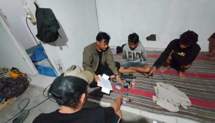 Digerebek di Kontrakan Madiun, Empat Pekerja Positif Sabu, Polisi Buru Pemasok