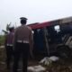 Diduga Rem Blong, Minibus Elf Terobos Pembatas di Tikungan Gotekan Pacet, 8 Orang Luka