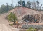 Dekat Markas Polda Malut, Dugaan Tambang Ilegal Milik H. Atika Langeng di Sofifi Dipertanyakan, Kapolda Didesak Bertindak