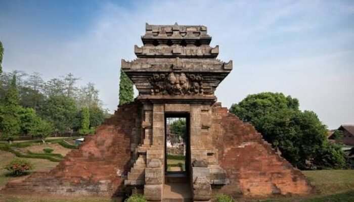 Candi Jedong Mojokerto, Gapura Kuno yang Berkaitan dengan Sejarah Desa Perdikan