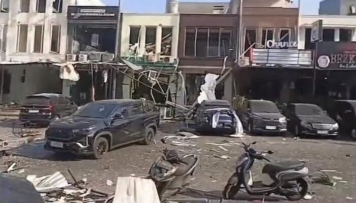 Ledakan Guncang Perumahan San Antonio Pakuwon City Surabaya, Mobil dan Motor Berserakan